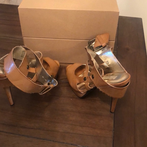 Tan High Heels - Picture 2 of 2